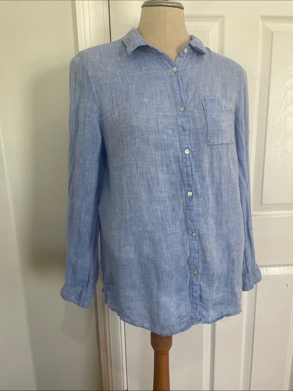 Jones & Co NY Light Blue 100% Linen Button Down Shirt pocket women’s size L